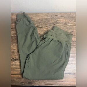 Zyia Active Olive Green Joggers Women’s Size 8–10 Nylon